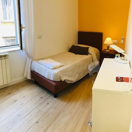 那不勒斯Agora Singola Con Bagno Privato Adiacente住宿加早餐旅馆 外观 照片