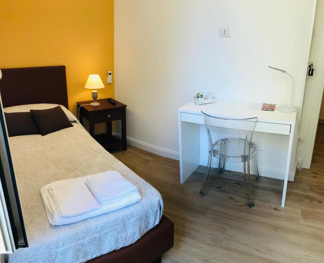 那不勒斯Agora Singola Con Bagno Privato Adiacente住宿加早餐旅馆 外观 照片