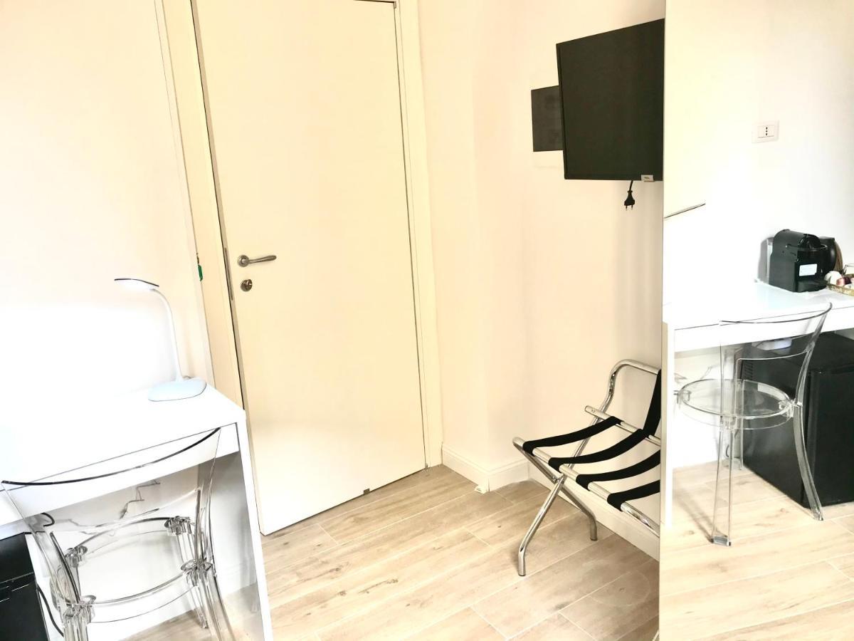 那不勒斯Agora Singola Con Bagno Privato Adiacente住宿加早餐旅馆 外观 照片