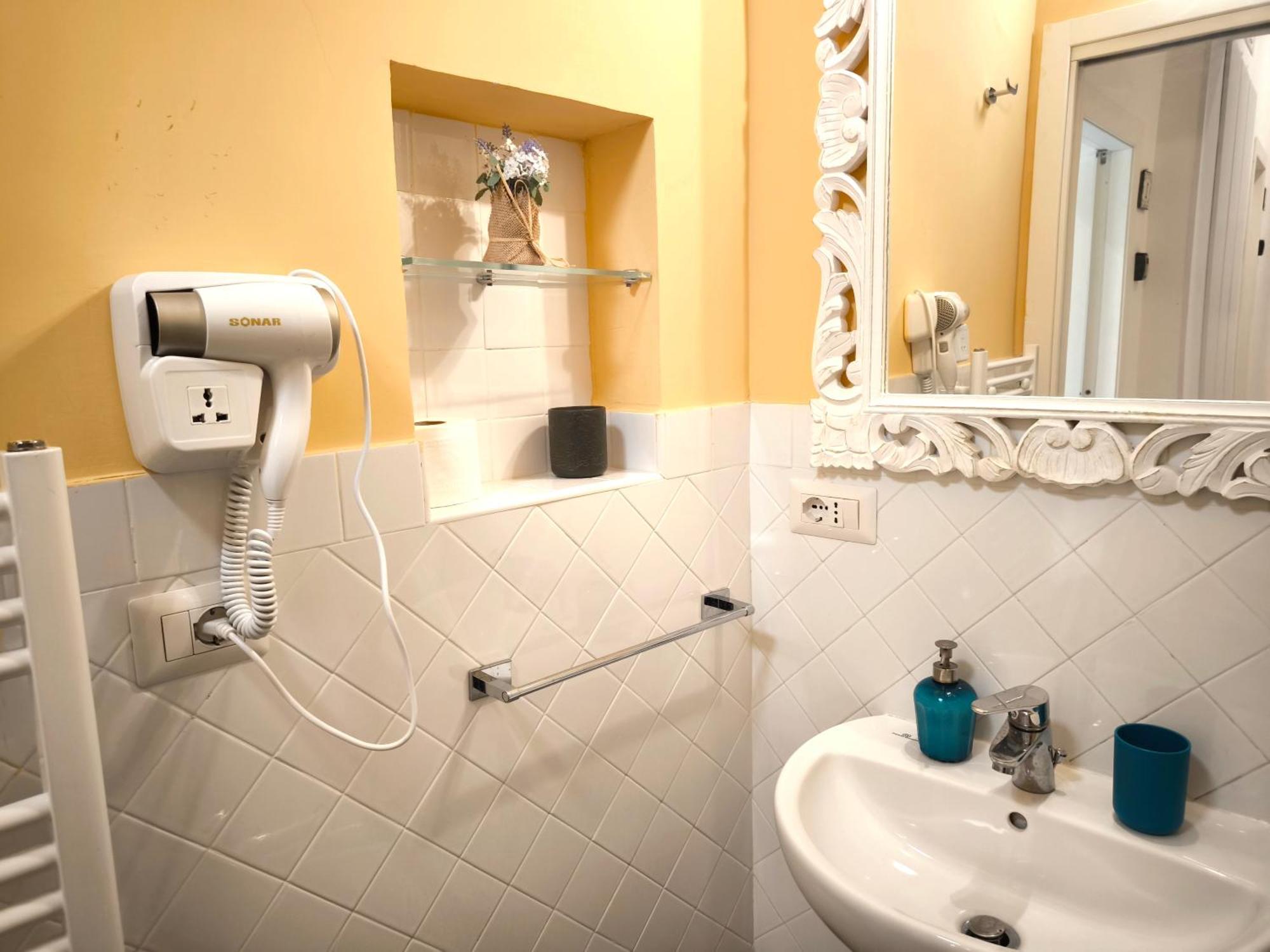 那不勒斯Agora Singola Con Bagno Privato Adiacente住宿加早餐旅馆 外观 照片